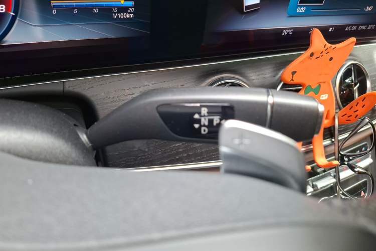 Used Mercedes-Benz E-Class 2020 E 300 L Sporty and Stylish Model Gear Lever