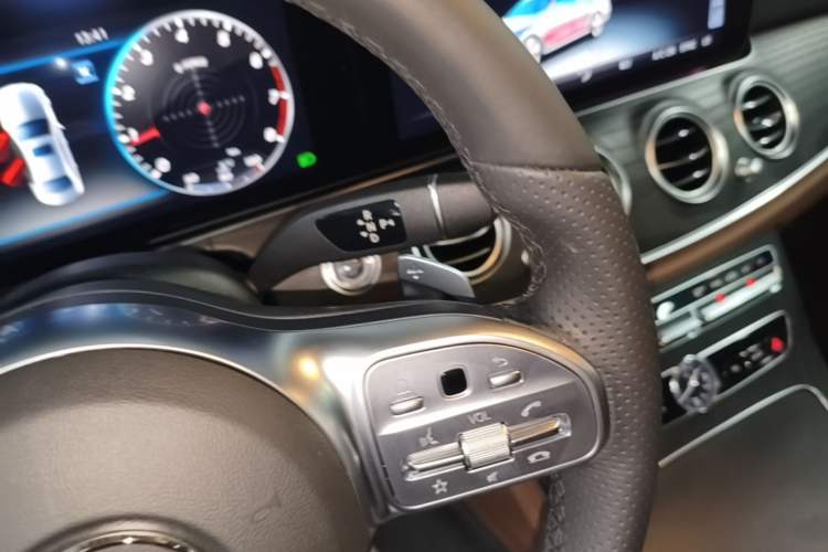 Used Mercedes-Benz E-Class 2020 Restyled E 300 L Sport Exclusive Edition Gear Lever