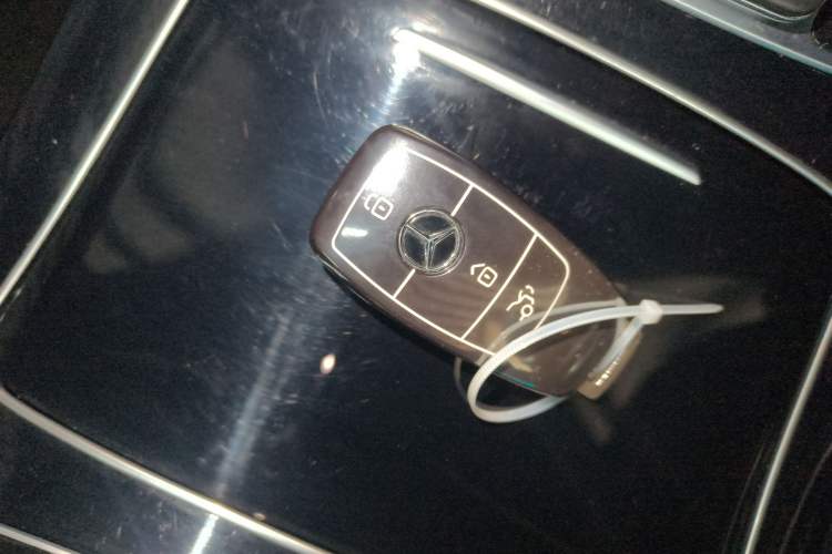 Used Mercedes-Benz E-Class 2020 E 260 Coupe Interior 1