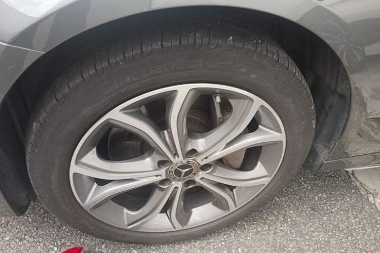 Used Mercedes-Benz E-Class 2020 Restyled E 300 L Sporty and Stylish Edition Left Front Wheel Hub
