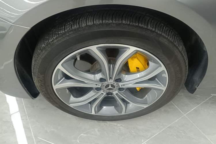 Used Mercedes-Benz E-Class 2020 E 300 L Sport Luxury Edition Left Front Wheel Hub