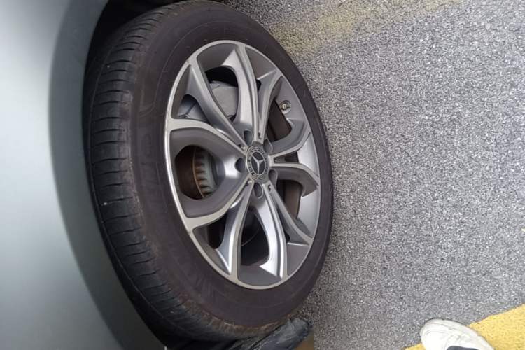 Used Mercedes-Benz E-Class 2020 Restyled E 300 L Sporty and Stylish Edition Left Front Wheel Hub