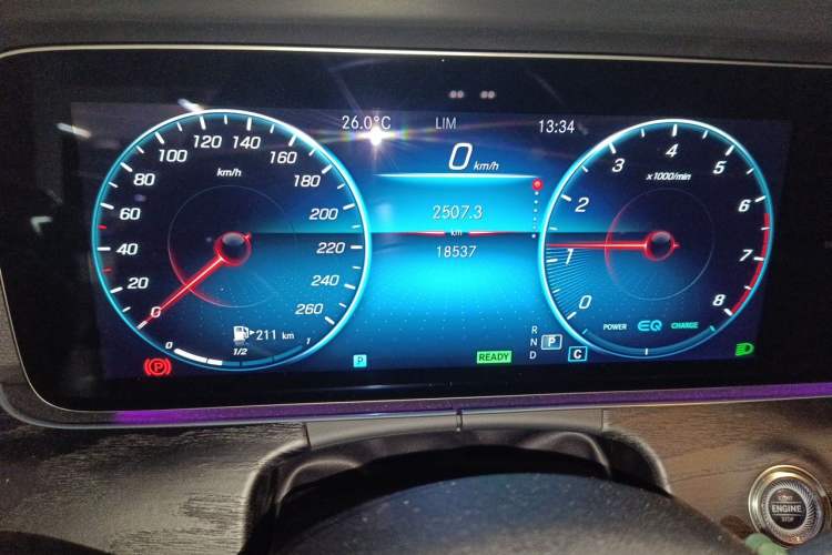 Used Mercedes-Benz E-Class 2020 E 260 Coupe Odometer Close Up