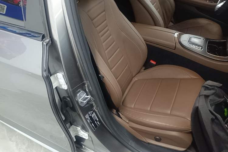 Used Mercedes-Benz E-Class 2020 E 300 L Sport Luxury Edition Right Front Seat