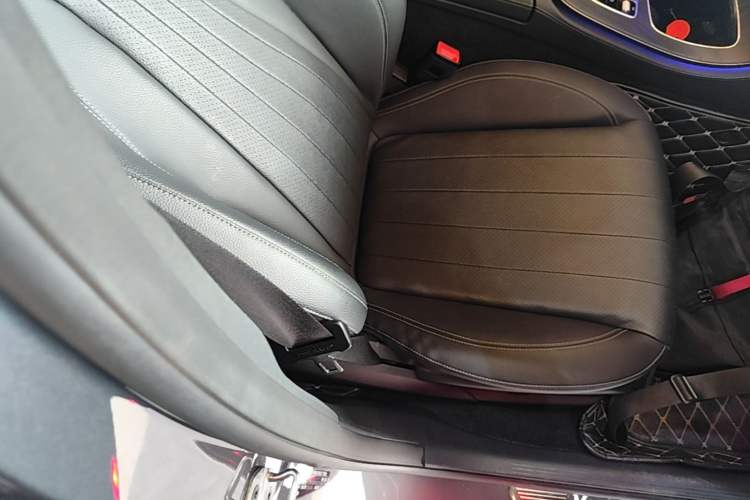 Used Mercedes-Benz E-Class 2020 Facelift E 260 Sport Edition Right Front Seat
