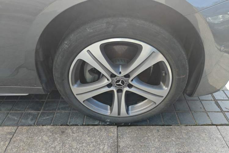Used Mercedes-Benz E-Class 2020 Facelift E 260 L Sport Edition Right Front Wheel Hub