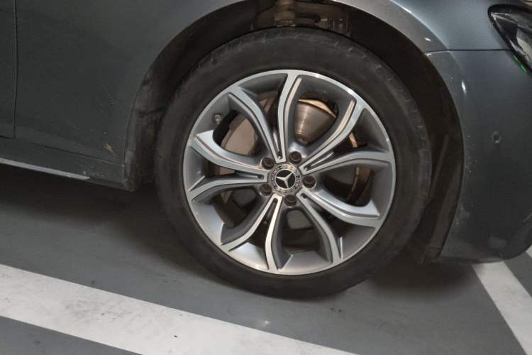 Used Mercedes-Benz E-Class 2020 E 300 L Sport Luxury Edition Right Front Wheel Hub