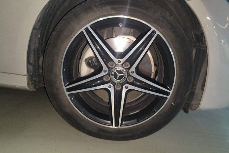 Used Mercedes-Benz E-Class 2020 Facelift E 260 Sport Edition Right Front Wheel Hub