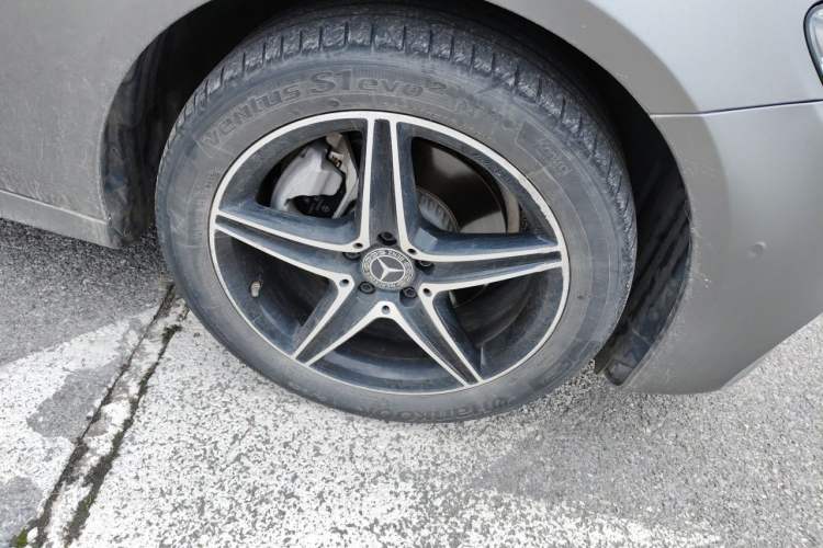 Used Mercedes-Benz E-Class 2020 E 260 Sport Edition Right Front Wheel Hub