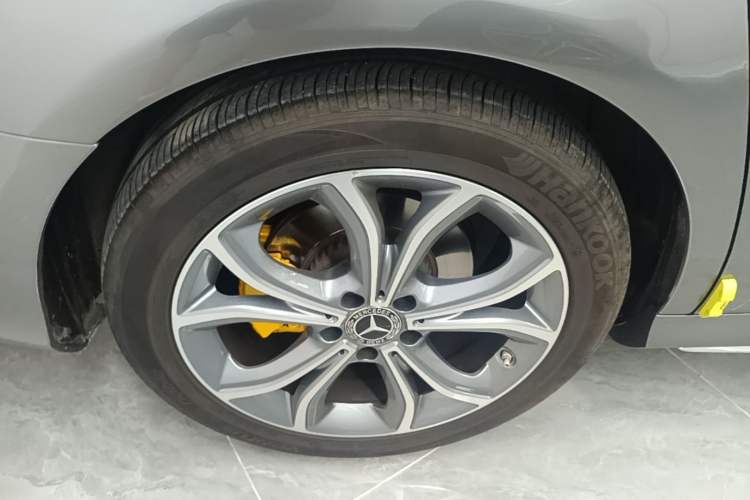 Used Mercedes-Benz E-Class 2020 E 300 L Sport Luxury Edition Right Rear Wheel Hub