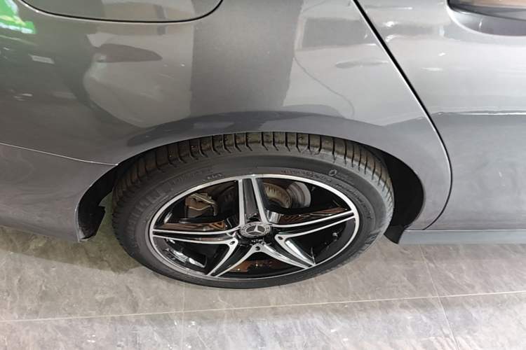 Used Mercedes-Benz E-Class 2020 Facelift E 260 Sport Edition Right Rear Wheel Hub