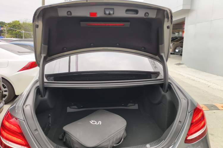 Used Mercedes-Benz E-Class 2020 Facelift E 260 Sport Edition Trunk