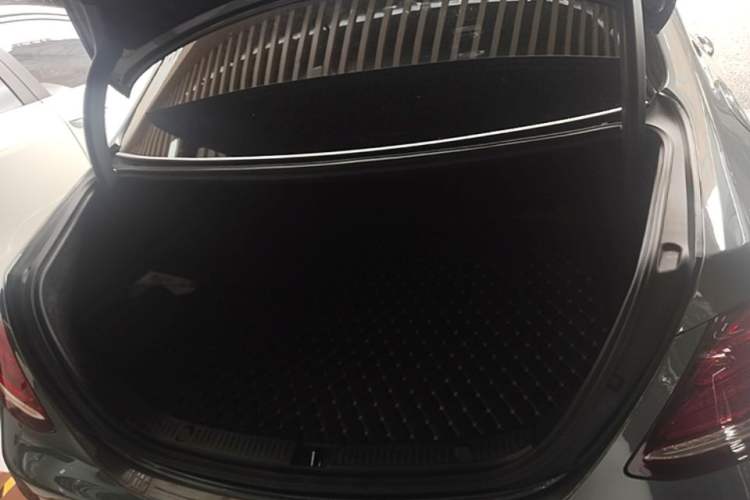 Used Mercedes-Benz E-Class 2020 Restyled E 300 L Sporty and Stylish Edition Trunk