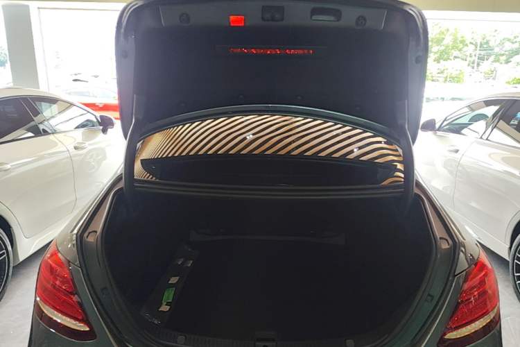 Used Mercedes-Benz E-Class 2020 Facelift E 260 Sport Edition Trunk