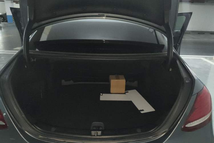 Used Mercedes-Benz E-Class 2020 E 300 L Sport Luxury Edition Trunk
