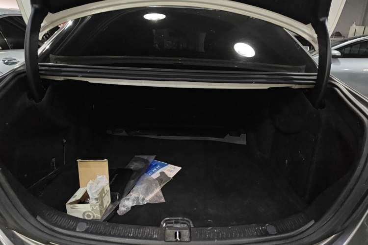 Used Mercedes-Benz E-Class 2020 Restyled E 300 L Sporty and Stylish Edition Trunk