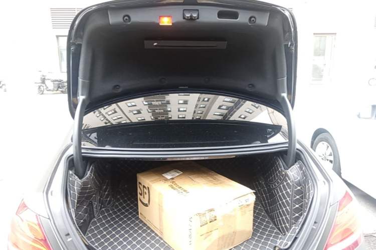 Used Mercedes-Benz E-Class 2020 Restyled E 300 L Sporty and Stylish Edition Trunk