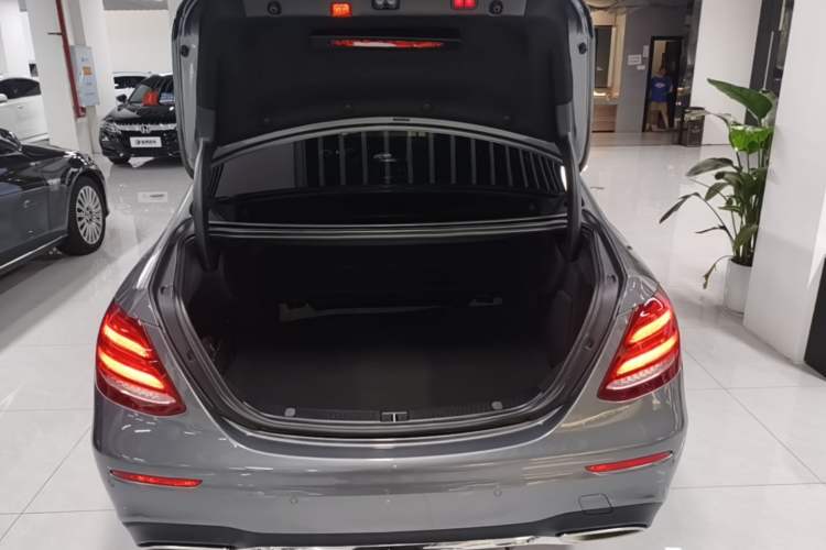 Used Mercedes-Benz E-Class 2020 Restyled E 300 L Sport Exclusive Edition Trunk