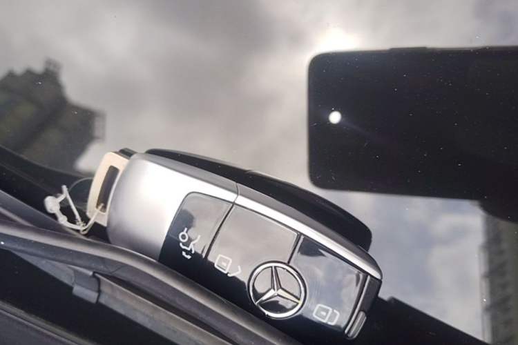 Used Mercedes-Benz E-Class 2020 Restyled E 300 L Sporty and Stylish Edition Vehicle Key
