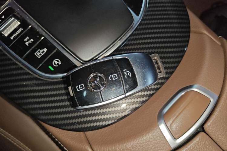 Used Mercedes-Benz E-Class 2020 Restyled E 300 L Sporty and Stylish Edition Vehicle Key