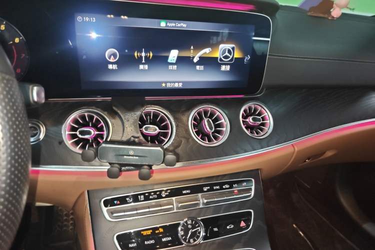 Used Mercedes-Benz E-Class 2020 E 260 Coupe Audio And AC Panel
