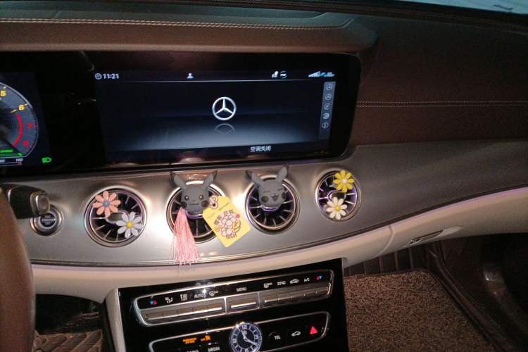 Used Mercedes-Benz E-Class 2020 E 260 Coupe Audio And AC Panel