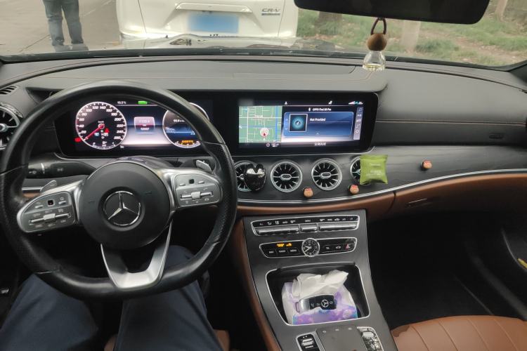 Used Mercedes-Benz E-Class 2020 E 260 Coupe Center Console