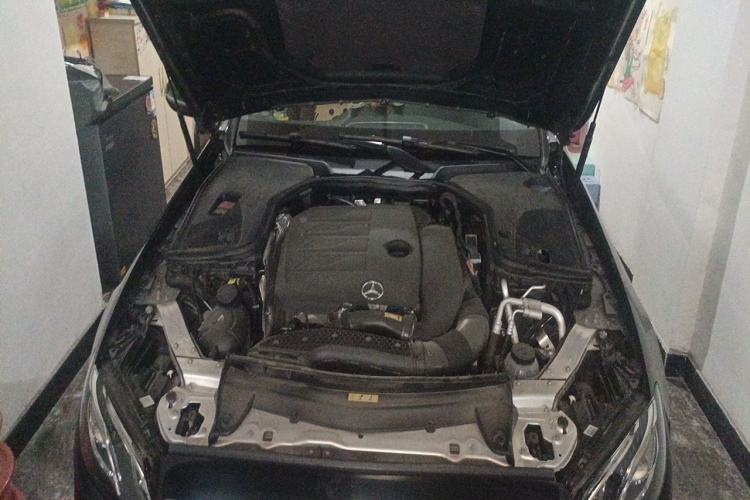 Used Mercedes-Benz E-Class 2020 E 260 Coupe Engine Bay
