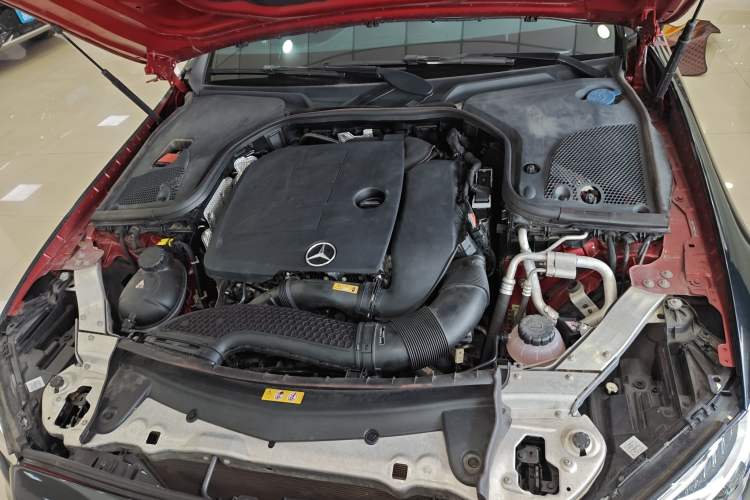 Used Mercedes-Benz E-Class 2020 E 260 Coupe Engine Bay