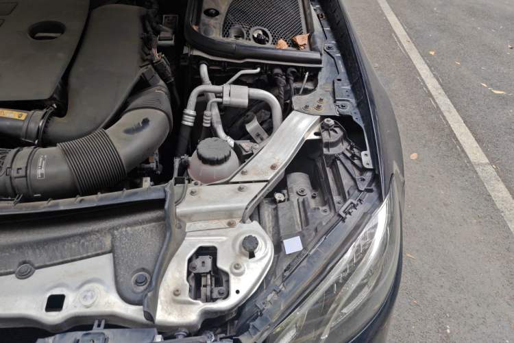 Used Mercedes-Benz E-Class 2020 E 260 Coupe Engine Bay Left