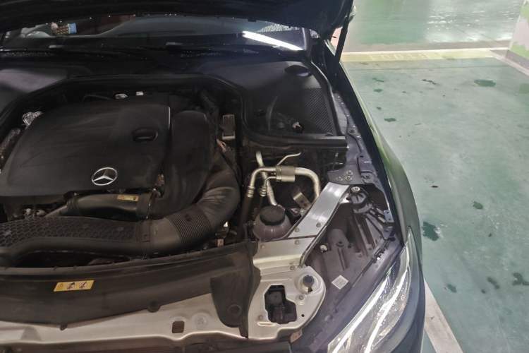 Used Mercedes-Benz E-Class 2020 E 260 Coupe Engine Bay Left