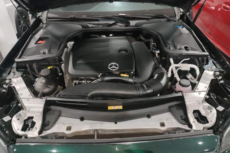 Used Mercedes-Benz E-Class 2020 E 260 Coupe Engine Bay