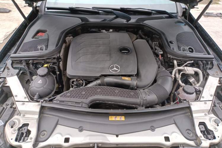Used Mercedes-Benz E-Class 2020 E 260 Coupe Engine Bay