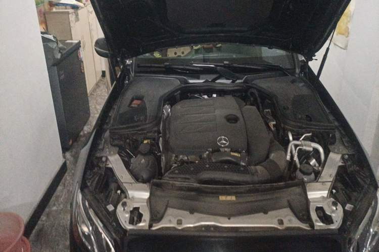Used Mercedes-Benz E-Class 2020 E 260 Coupe Engine Bay Right