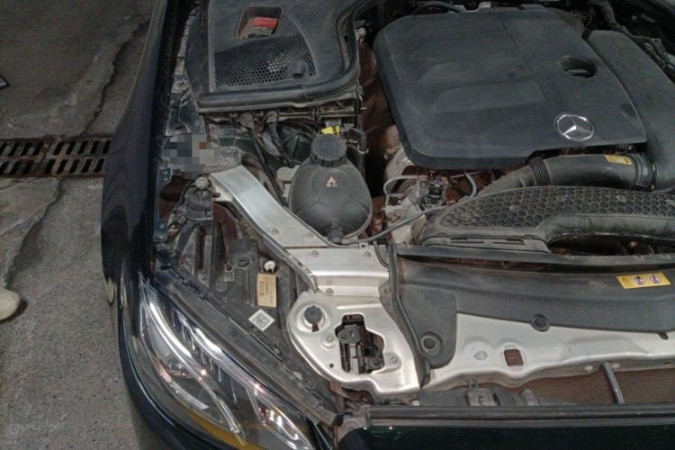 Used Mercedes-Benz E-Class 2020 E 260 Coupe Engine Bay Right