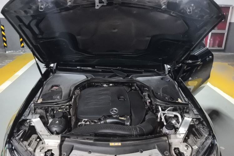 Used Mercedes-Benz E-Class 2020 E 260 Coupe Engine Bay
