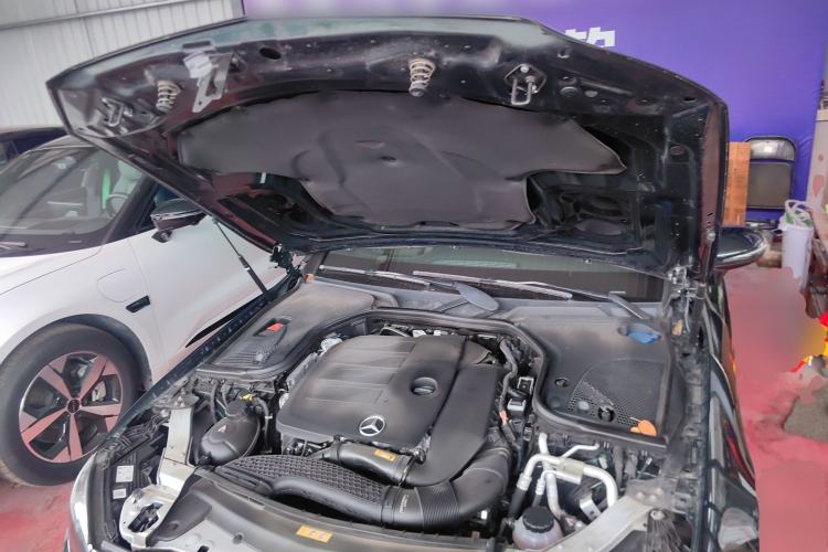 Used Mercedes-Benz E-Class 2020 E 260 Coupe Engine Bay