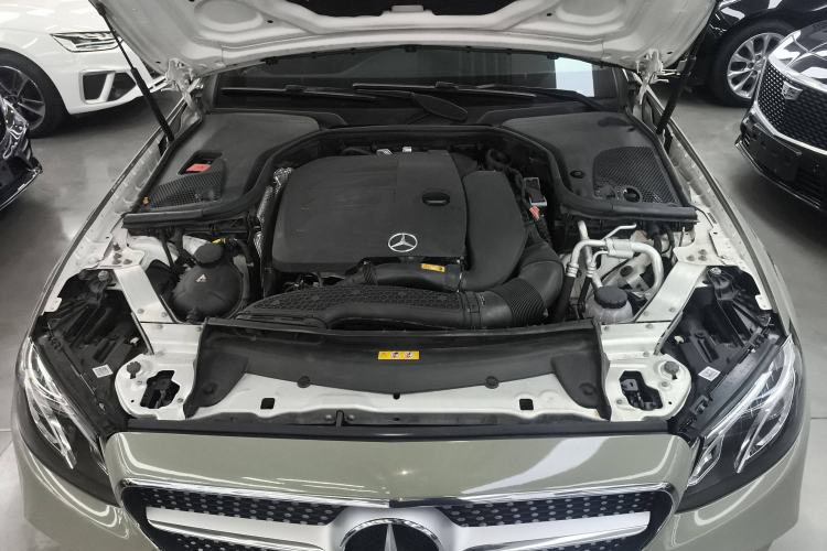 Used Mercedes-Benz E-Class 2020 E 260 Coupe Engine Bay