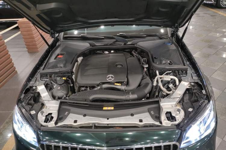 Used Mercedes-Benz E-Class 2020 E 300 Coupe Engine Bay