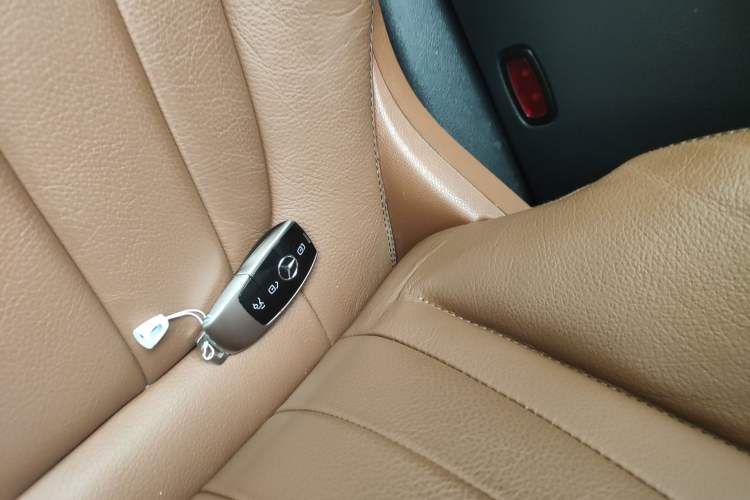 Used Mercedes-Benz E-Class 2020 E 260 Coupe Interior 1