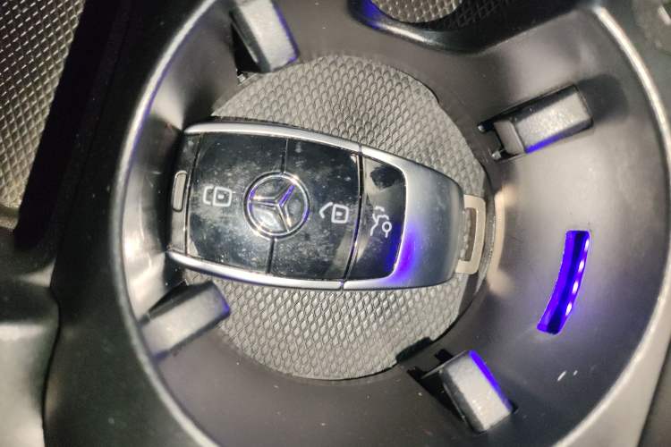 Used Mercedes-Benz E-Class 2020 E 260 Coupe Interior 1