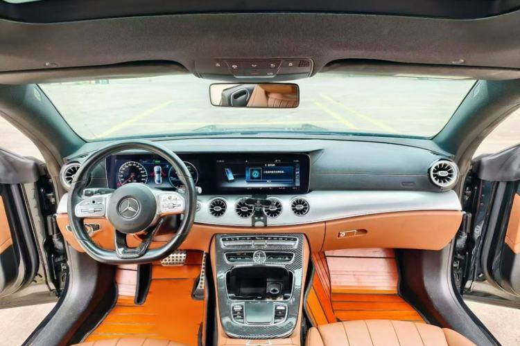 Used Mercedes-Benz E-Class 2020 E 260 Coupe Interior 1