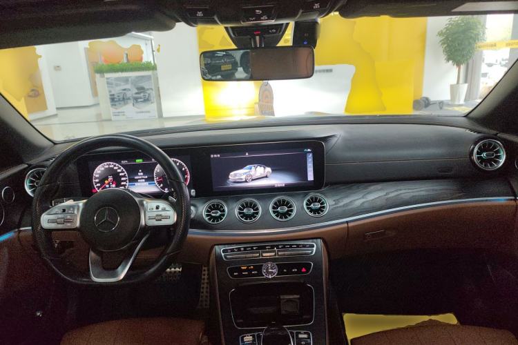 Used Mercedes-Benz E-Class 2020 E 260 Convertible Coupe Interior 2