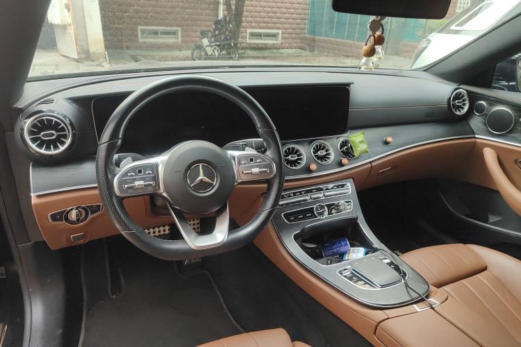 Used Mercedes-Benz E-Class 2020 E 260 Coupe Interior 2