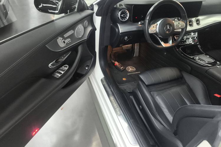 Used Mercedes-Benz E-Class 2020 E 260 Coupe Interior 3