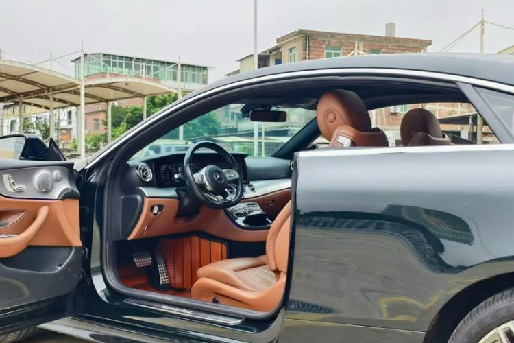 Used Mercedes-Benz E-Class 2020 E 260 Coupe Interior 3