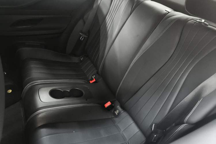 Used Mercedes-Benz E-Class 2020 E 260 Coupe Interior 4