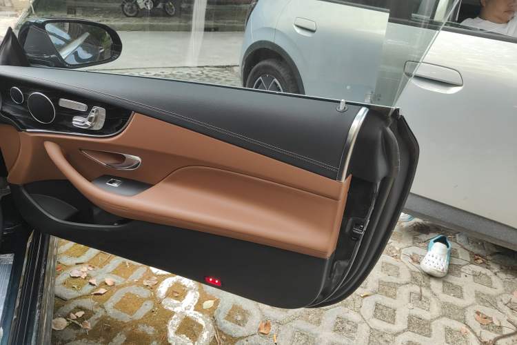 Used Mercedes-Benz E-Class 2020 E 260 Coupe Interior 6