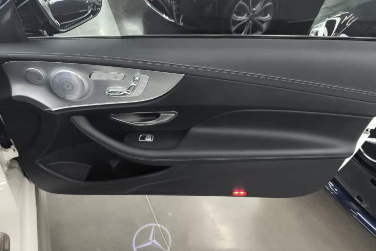 Used Mercedes-Benz E-Class 2020 E 260 Coupe Interior 6
