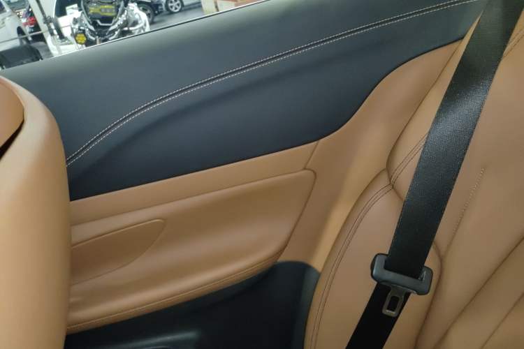 Used Mercedes-Benz E-Class 2020 E 300 Coupe Interior 6